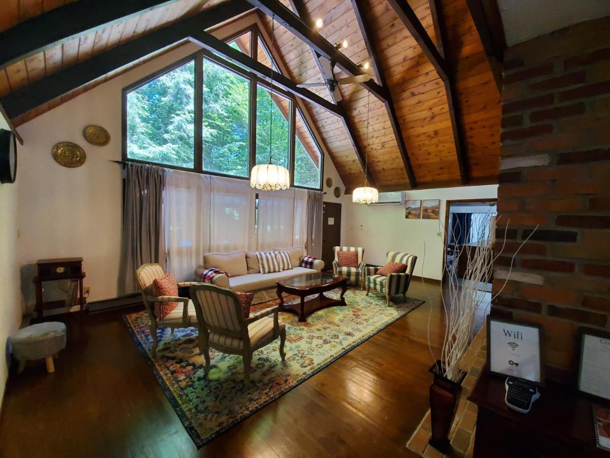 Walk To Pool & - Spacious Gateway, Hot Tub, Game Chalet *